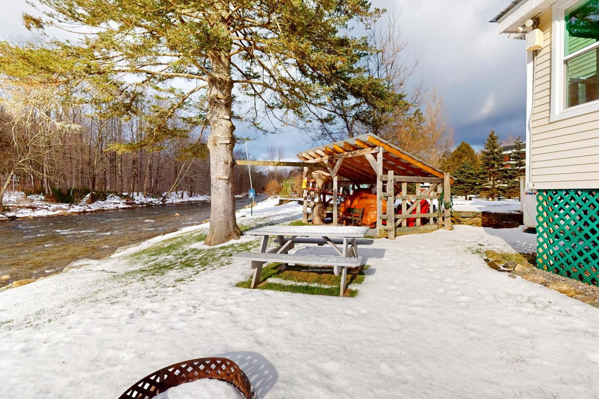 Jay Peak Getaway On Trout River Montgomery エクステリア 写真
